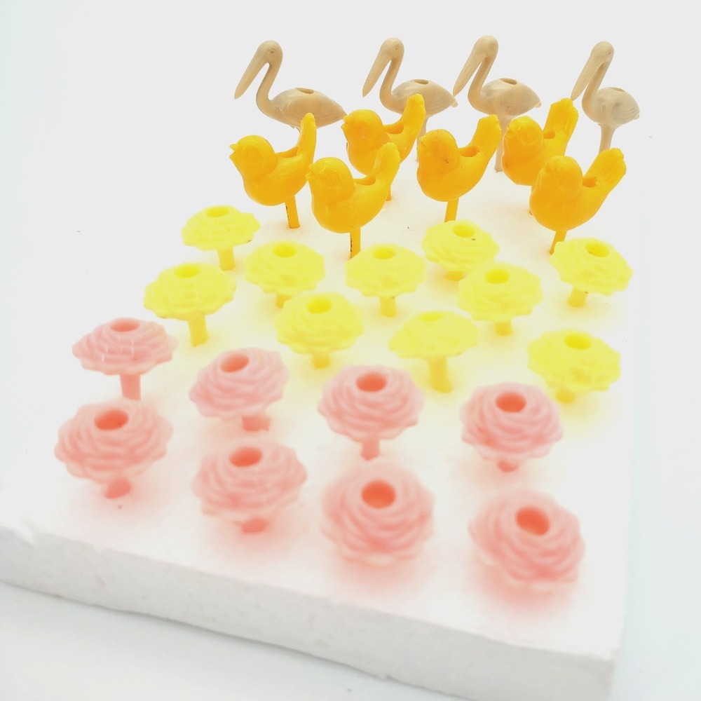 28 Vtg Plastic Candle Holders for Cakes Birds, Flamingos & Flowers Pink Yellow
